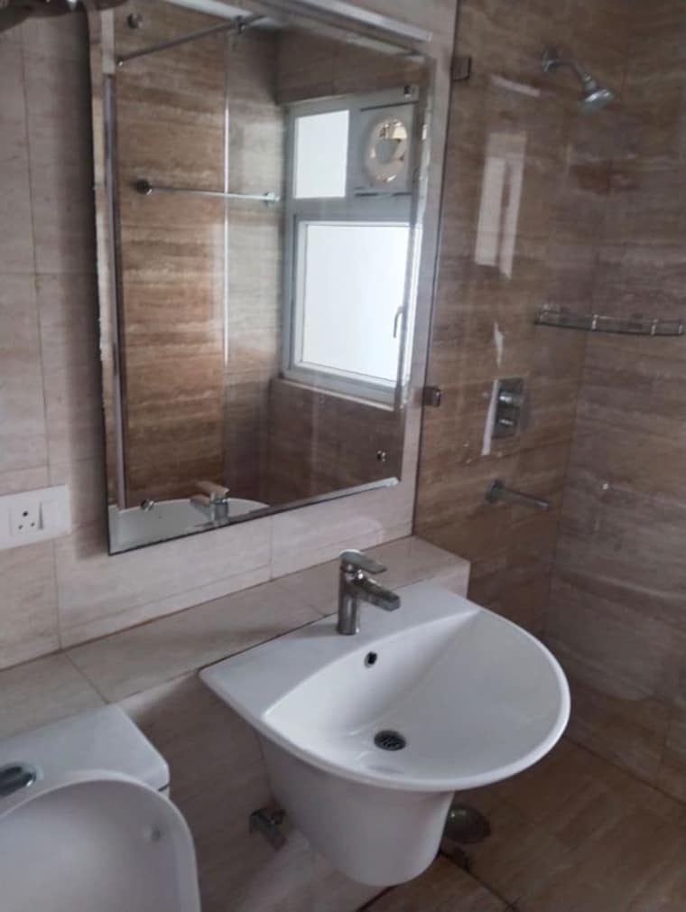 Bathroom, shree-vardhman-victoria 2 Bedroom 1350 Sq.Ft. Apartment In Sector 70 Gurgaon 10729737
