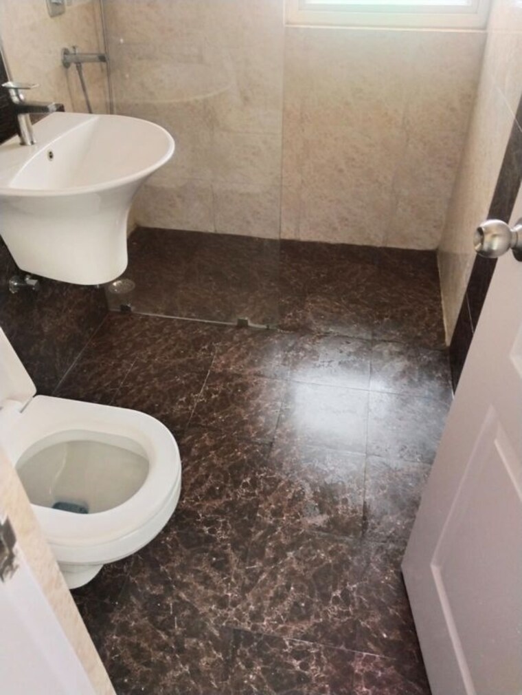 Bathroom, shree-vardhman-flora 2 Bedroom 1300 Sq.Ft. Apartment In Sector 90 Gurgaon 10729743