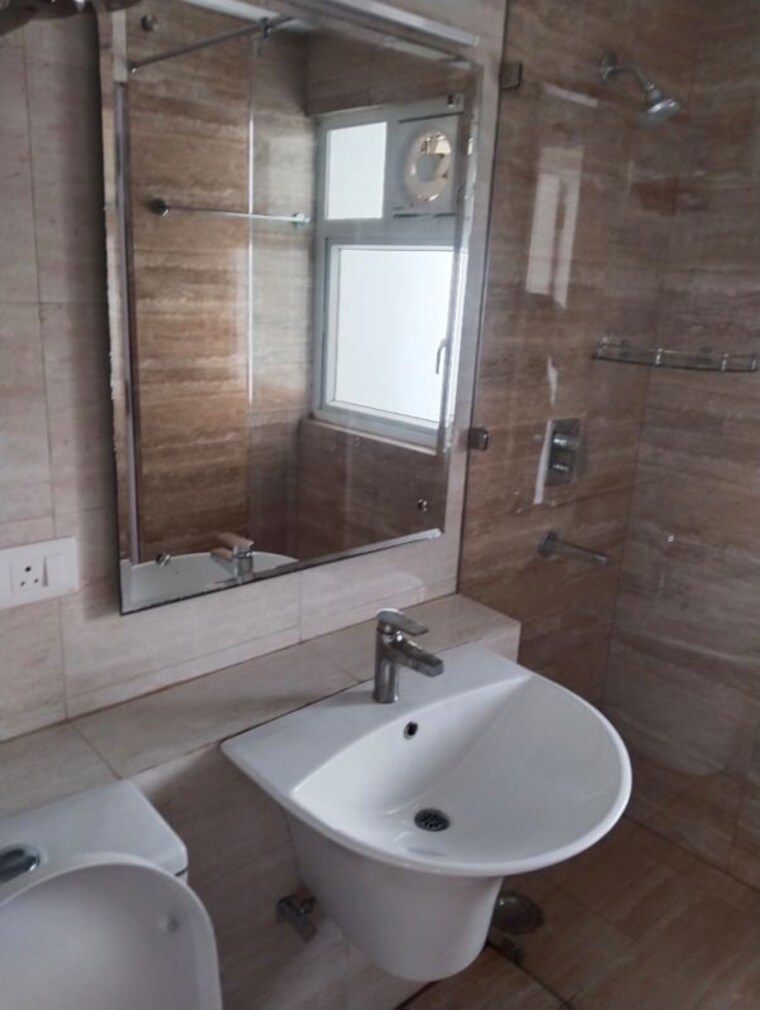 Bathroom, shree-vardhman-flora 2 Bedroom 1300 Sq.Ft. Apartment In Sector 90 Gurgaon 10729743