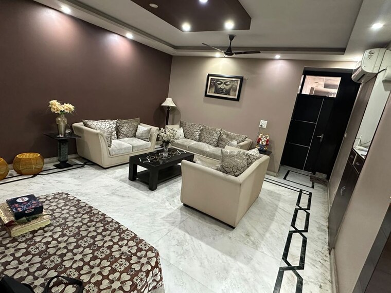Team Area, new rajinder nagar 3 Bedroom 170 Sq.Yd. Builder Floor In New Rajinder Nagar Delhi 10729752
