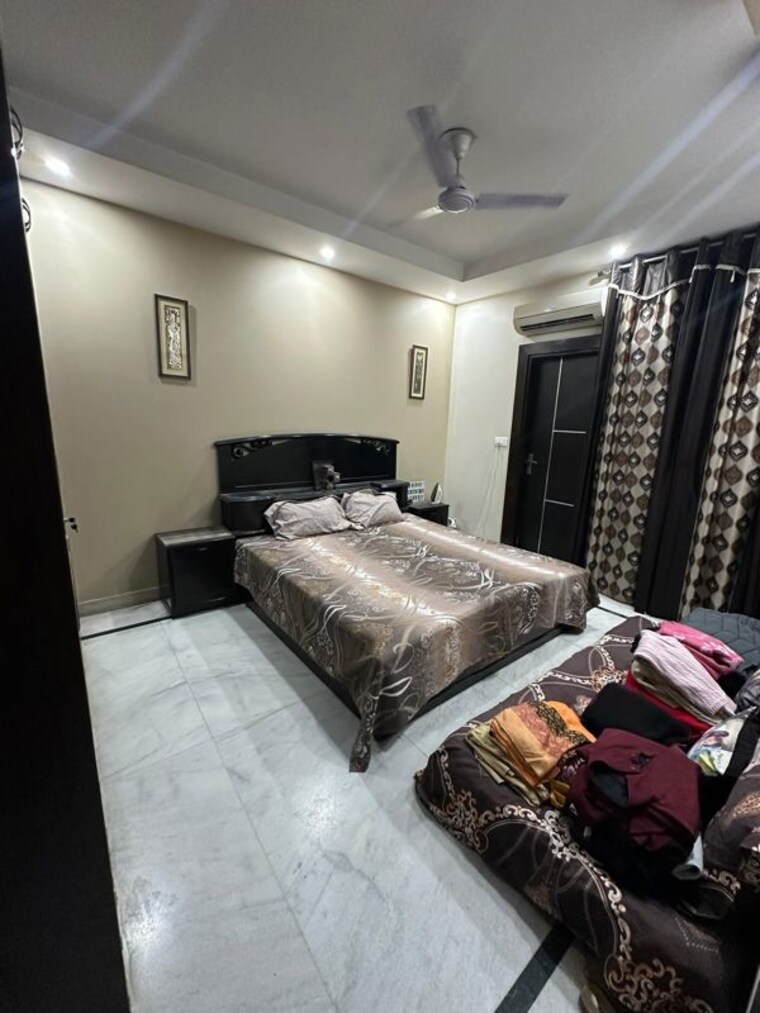 Bedroom, new rajinder nagar 3 Bedroom 170 Sq.Yd. Builder Floor In New Rajinder Nagar Delhi 10729752