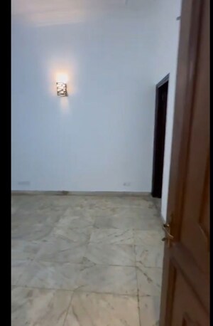 Room in 3 BHK Builder Floor at Kailash Colony – for Sale