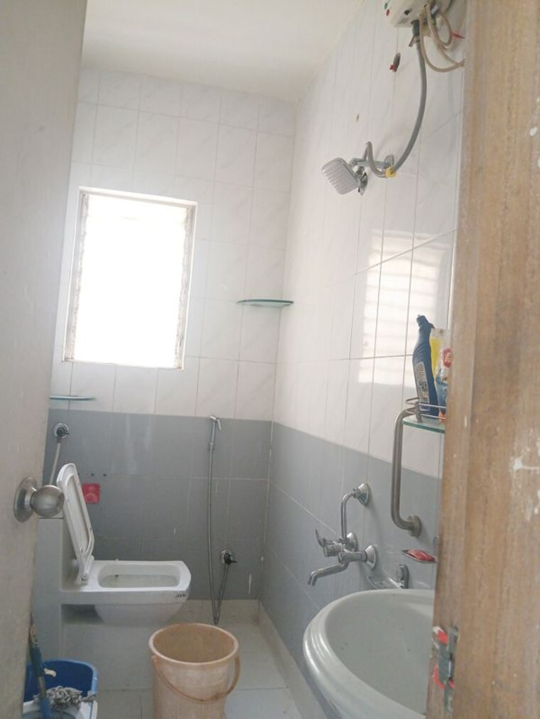 Bathroom, sukhwani-empire-estate-phase-2 1 Bedroom 680 Sq.Ft. Apartment In Chinchwad Pune 10729804