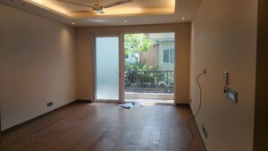 Room in 4 BHK Builder Floor at Chirag Enclave – for Rent