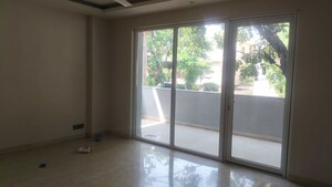 Room in 4 BHK Builder Floor at Chirag Enclave – for Rent