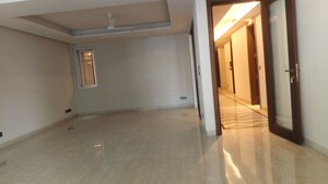 Room in 4 BHK Builder Floor at Chirag Enclave – for Rent