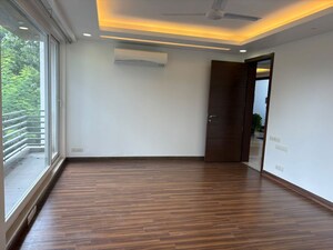 Room in 2 BHK Builder Floor at Neeti Bagh – for Rent