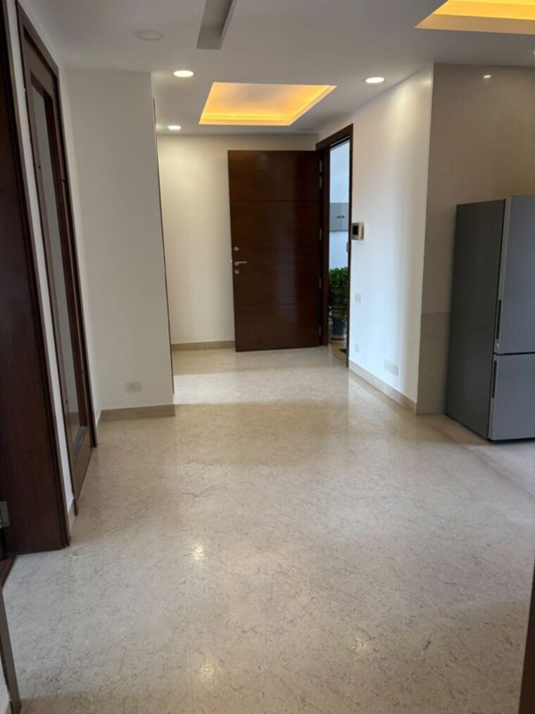 Room, neeti bagh 2 Bedroom 500 Sq.Yd. Builder Floor In Neeti Bagh Delhi 10729833