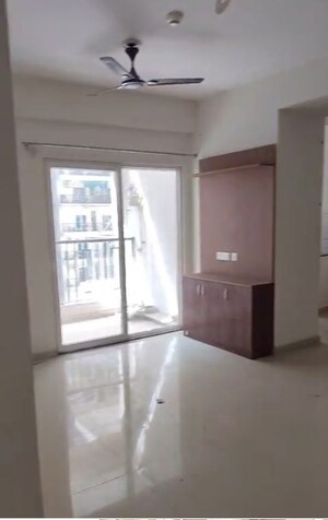 Room in 4 BHK Apartment at Windsor Paradise 2, Raj Nagar Extension – for Rent