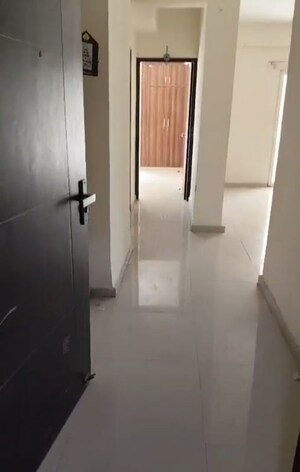 Bathroom in 4 BHK Apartment at Windsor Paradise 2, Raj Nagar Extension – for Rent
