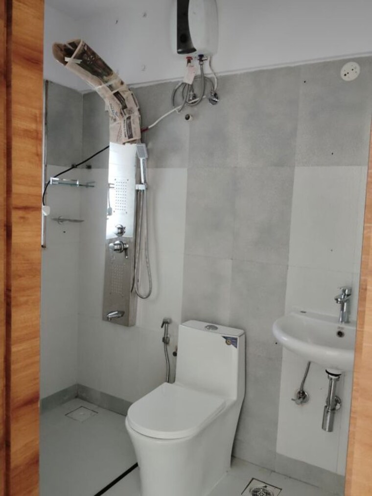 Bathroom, panorama-tower 1 Bedroom 450 Sq.Ft. Apartment In Andheri West Mumbai 10729844