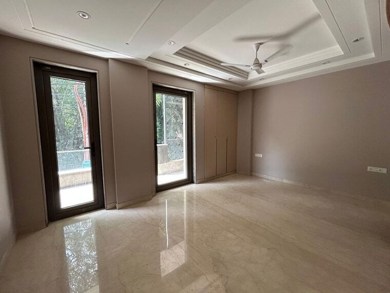Room, greater kailash ii 3 Bedroom 250 Sq.Yd. Builder Floor In Greater Kailash ii Delhi 10729859