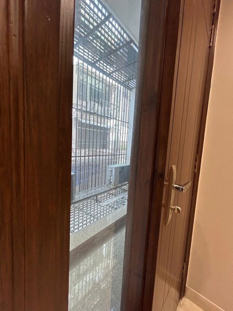 Balcony, greater kailash ii 3 Bedroom 250 Sq.Yd. Builder Floor In Greater Kailash ii Delhi 10729859