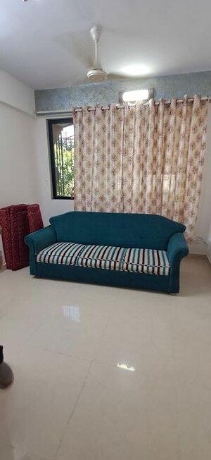 Furnished Amenities in 1 BHK Apartment at Malad Apartment, Malad West – for Rent