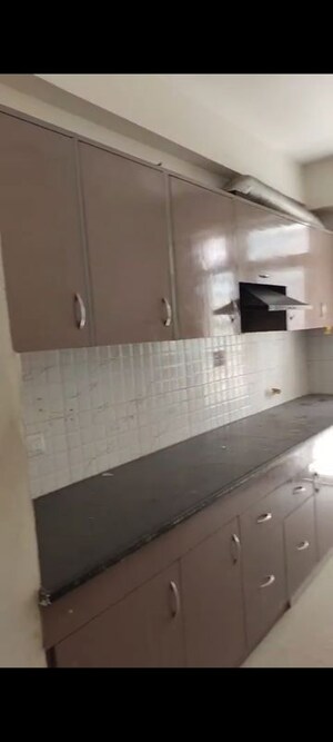 Bathroom in 4 BHK Apartment at Windsor Premium Tower, Raj Nagar Extension – for Rent