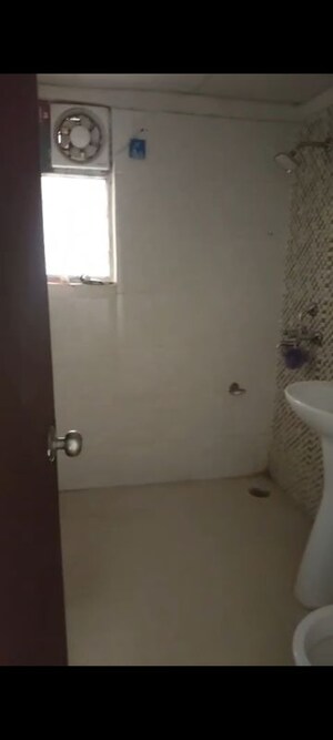 Bathroom in 4 BHK Apartment at Windsor Premium Tower, Raj Nagar Extension – for Rent