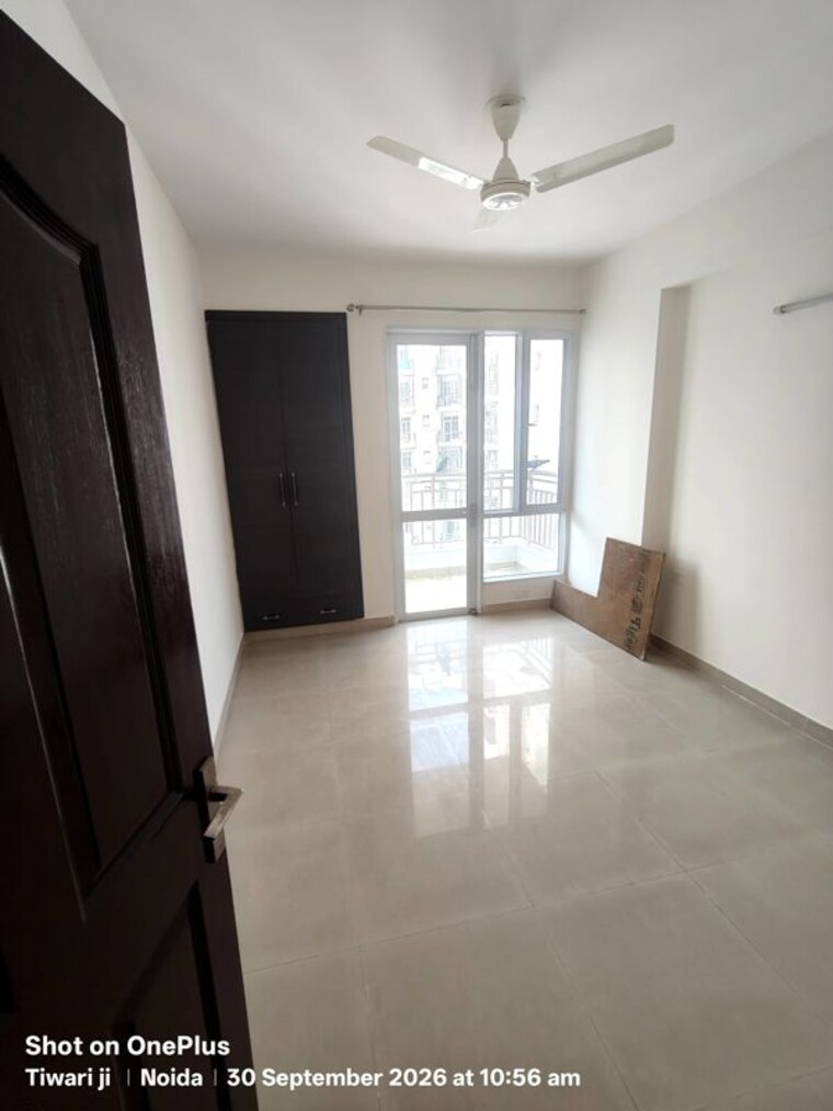 Room, aditya-celebrity-homes 2.5 Bedroom 1220 Sq.Ft. Apartment In Sector 76 Noida 10729872