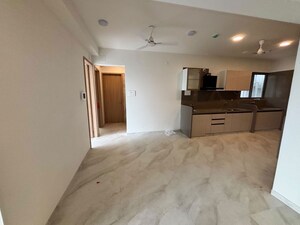 Room in 5 BHK Apartment at Aashiyana Park, Aundh – for Rent