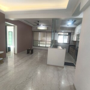 Room in 4 BHK Apartment at Mandar CHS	Juhu, Juhu – for Rent