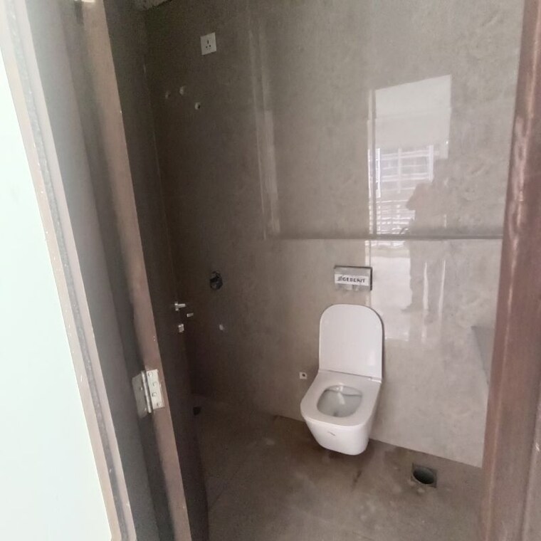 Bathroom, mandar-chs-juhu 4 Bedroom 2200 Sq.Ft. Apartment In Juhu Mumbai 10729925