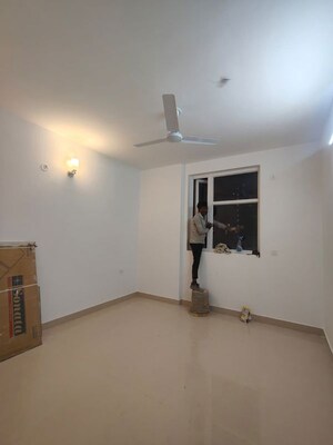 Room in 2.5 BHK Apartment at Omaxe Hazratganj Residency, Gomti Nagar – for Sale