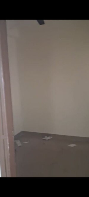Room in 2.5 BHK Apartment at Amrapali Terrace Homes, Tech Zone 4 Greater Noida – for Rent
