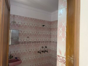 Bathroom in 2.5 BHK Builder Floor at RWA Apartments Sector 12, Sector 12 – for Rent