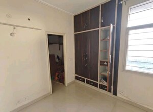 Room in 3 BHK Apartment at Shalimar Emerald, Butler Colony – for Rent