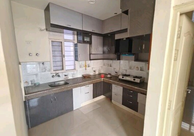 Kitchen, shalimar-emerald 3 Bedroom 1850 Sq.Ft. Apartment In Butler Colony Lucknow 10730013
