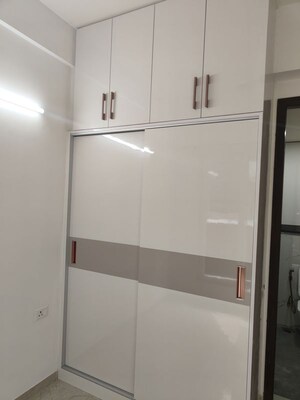 Furnished Amenities in 3 BHK Apartment at Smart World Orchard, Sector 61 – for Sale