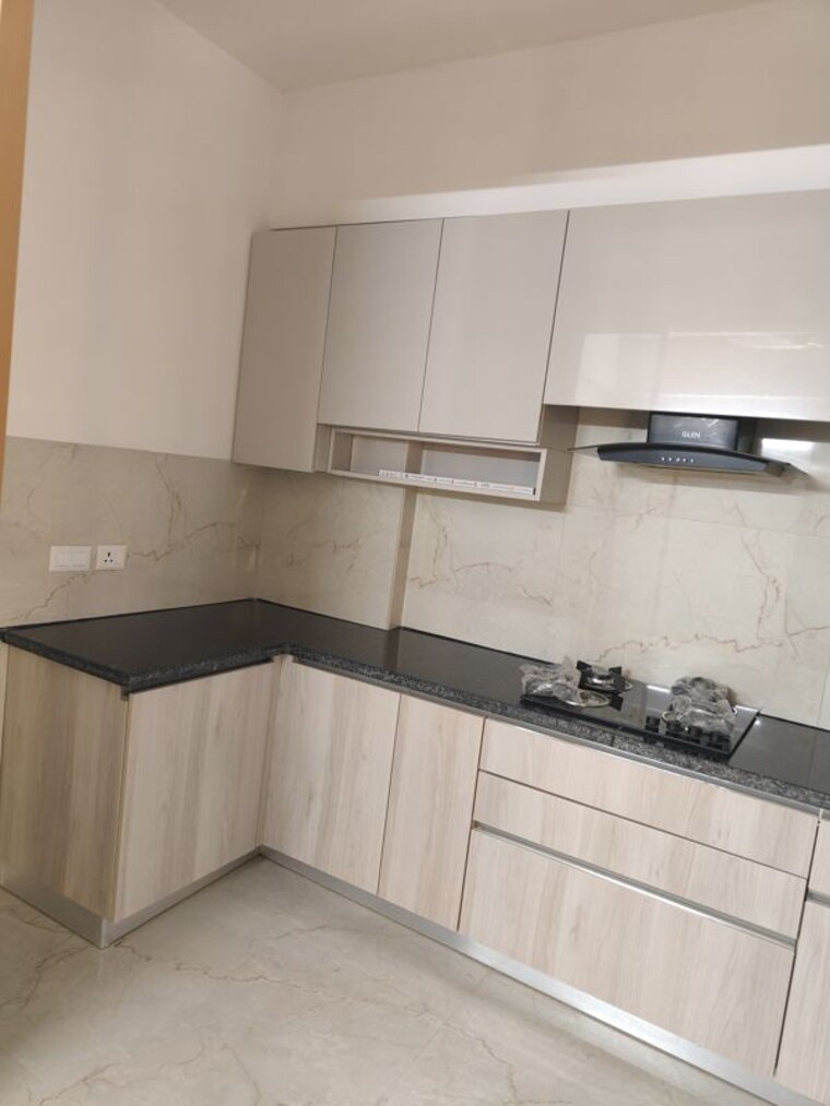 Kitchen, smart-world-orchard 3 Bedroom 1680 Sq.Ft. Apartment In Sector 61 Gurgaon 10730021