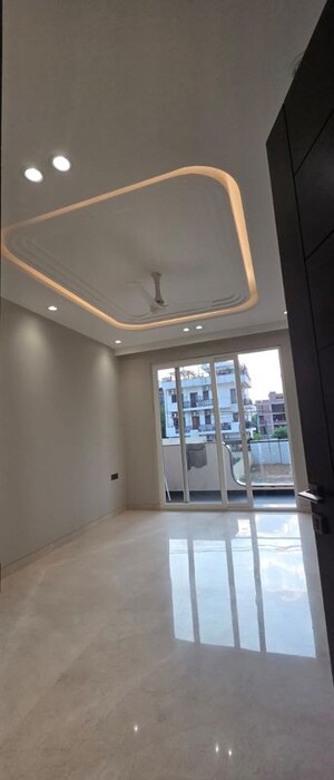 Furnished Amenities in 3 BHK Apartment at Raj One Good Earth, Sector 71 – for Sale