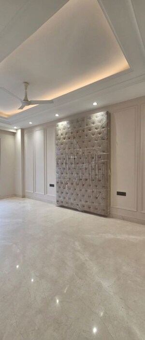 Room in 3 BHK Apartment at Raj One Good Earth, Sector 71 – for Sale