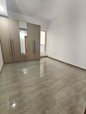 Room in 3 BHK Independent House at Supertech Mart, Sector 74 – for Rent