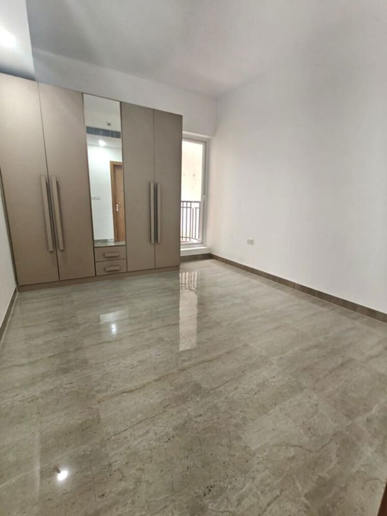 Room, supertech-mart 3 Bedroom 2560 Sq.Ft. Independent House In Sector 74 Noida 10730034