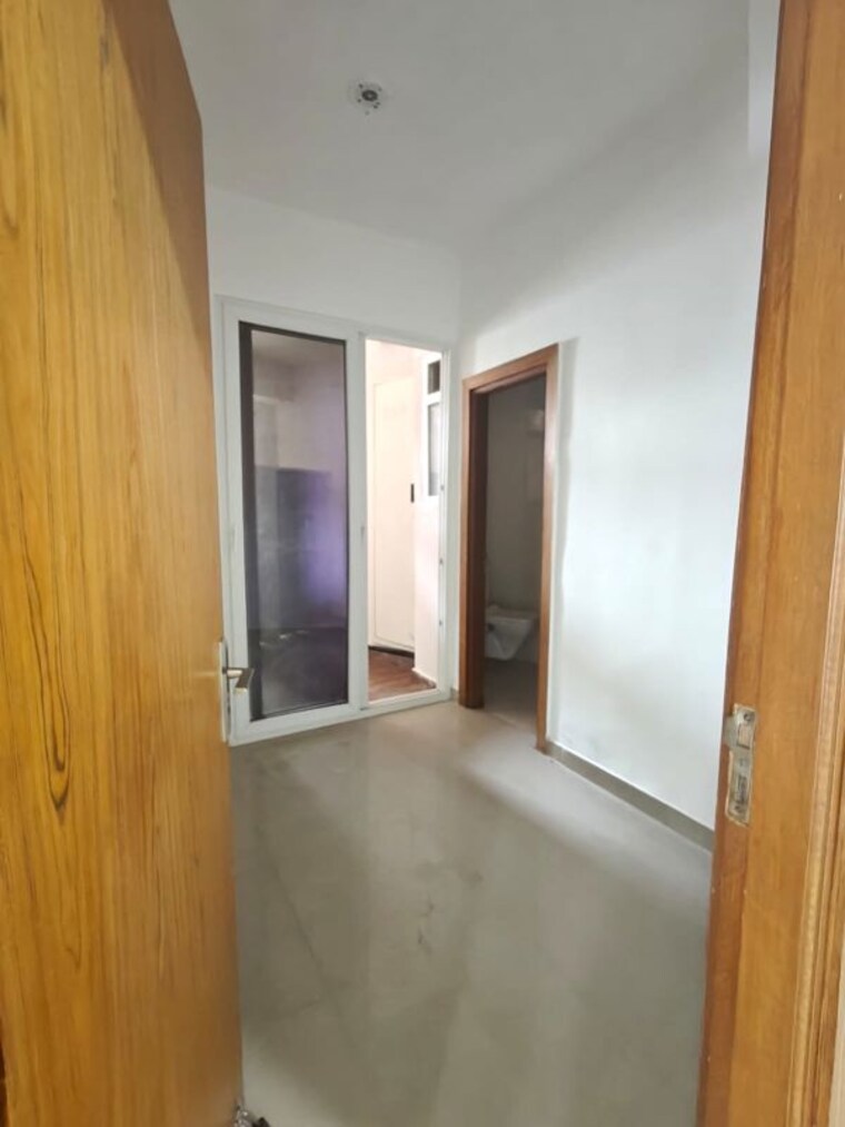 Room, supertech-mart 3 Bedroom 2560 Sq.Ft. Independent House In Sector 74 Noida 10730034