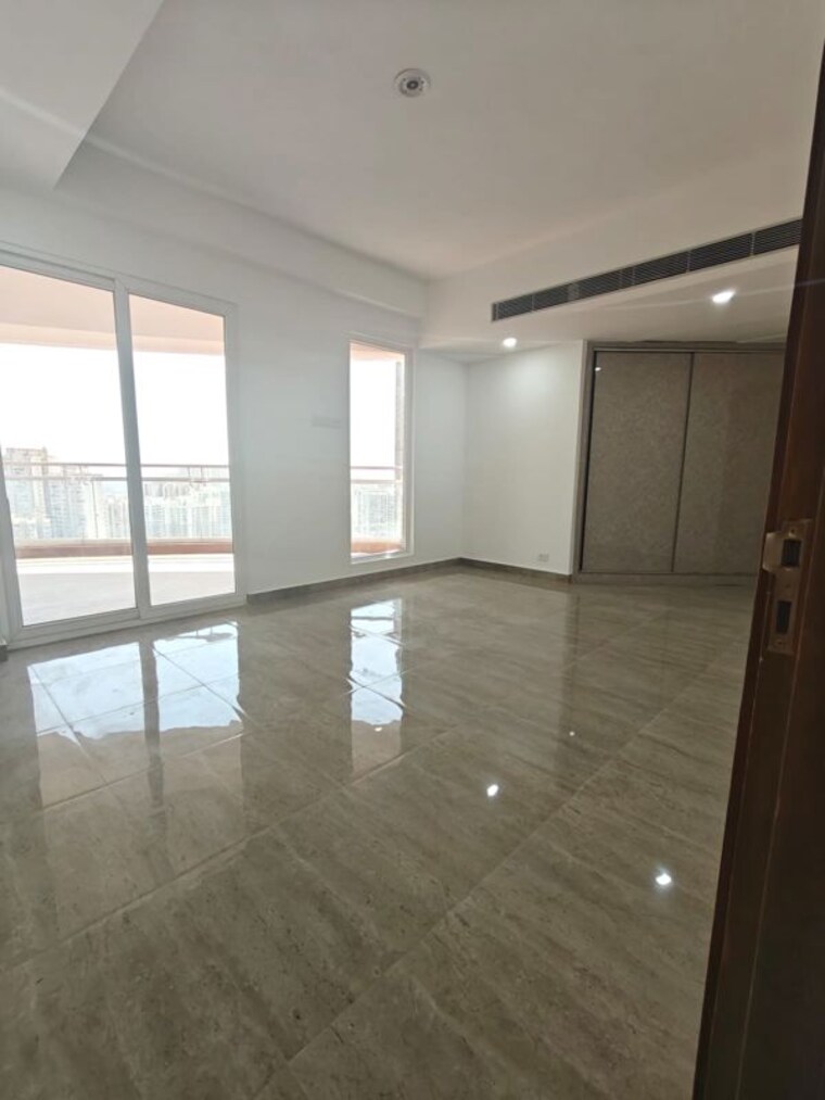 Room, supertech-mart 3 Bedroom 2560 Sq.Ft. Independent House In Sector 74 Noida 10730034