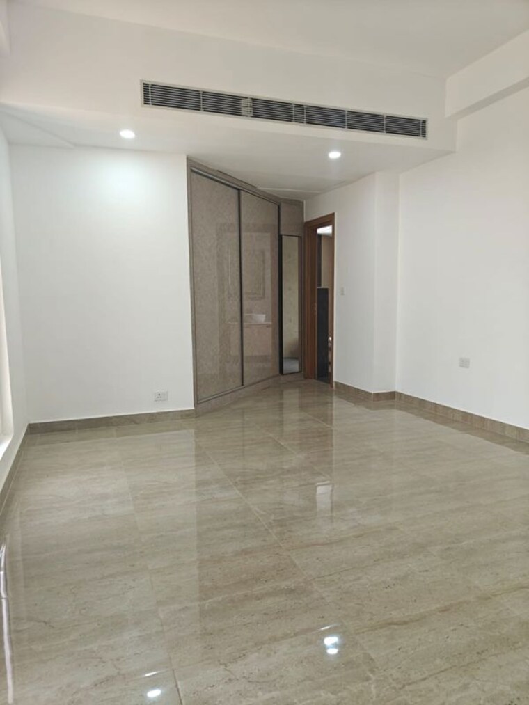 Room, supertech-mart 3 Bedroom 2560 Sq.Ft. Independent House In Sector 74 Noida 10730034