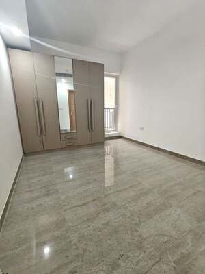 Room in 3 BHK Independent House at Supertech Mart, Sector 74 – for Rent