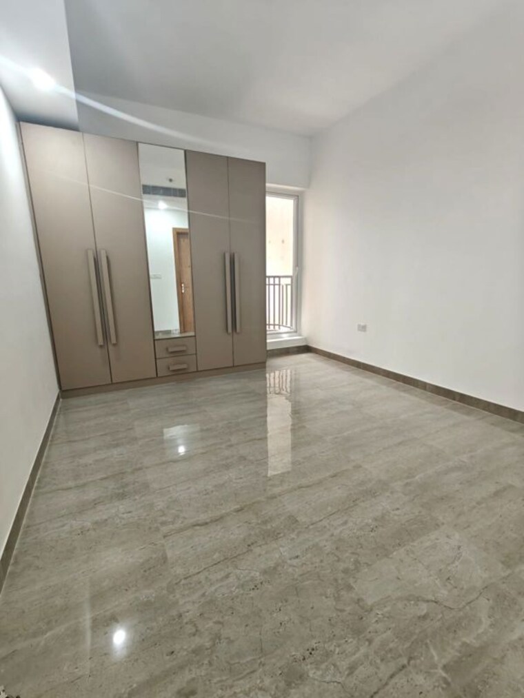 Room, supertech-mart 3 Bedroom 2560 Sq.Ft. Independent House In Sector 74 Noida 10730034