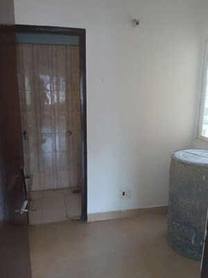 Room in 3 BHK Apartment at Gardenia Gateway, Sector 75 – for Rent