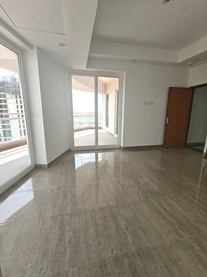 Room in 3 BHK Apartment at Aims Golf City, Sector 75 – for Rent