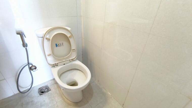 Bathroom, dlf-regal-gardens 3 Bedroom 1730 Sq.Ft. Apartment In Sector 90 Gurgaon 10730076
