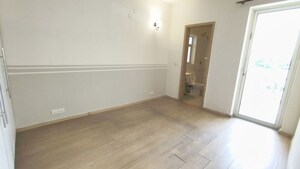 Room in 3 BHK Apartment at DLF Regal Gardens, Sector 90 – for Sale