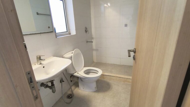 Bathroom, dlf-regal-gardens 3 Bedroom 1730 Sq.Ft. Apartment In Sector 90 Gurgaon 10730082