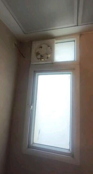 Building Lobby in 3 BHK Apartment at Shalimar Oneworld Vista, Gomti Nagar – for Rent