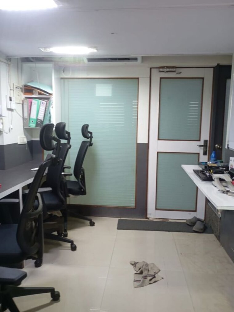 Gym, haware-fantasia Commercial Office Space 704 Sq.Ft. In Vashi Sector 28 Navi Mumbai 10730120