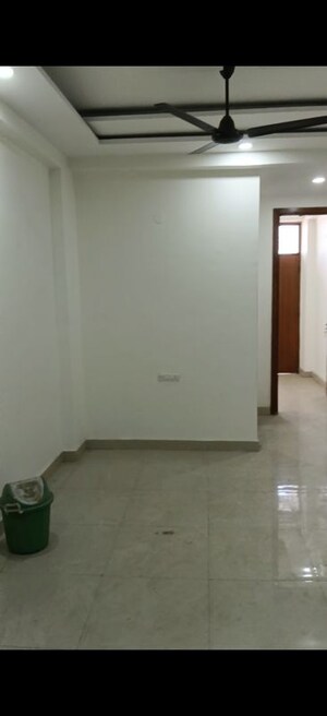 Room in 3 BHK Builder Floor at Vasundhara Sector 13 – for Sale