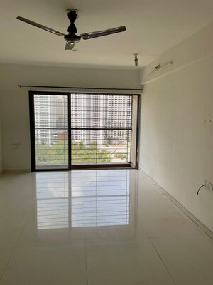 Room in 3 BHK Apartment at Runwal Garden City, Balkum Pada – for Rent