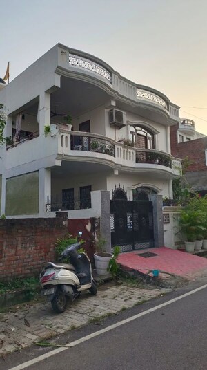 5 BHK Independent House For Sale in Jankipuram Vistar